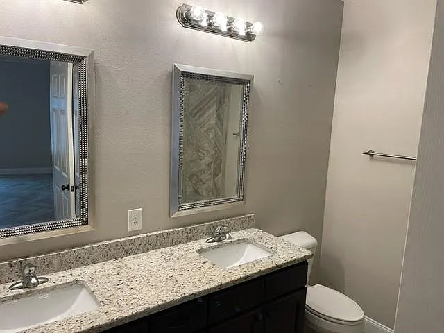 3074 W Hampshire Blvd — Photo 8
