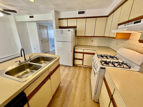 5th image of 319 Academy Ave APT 4