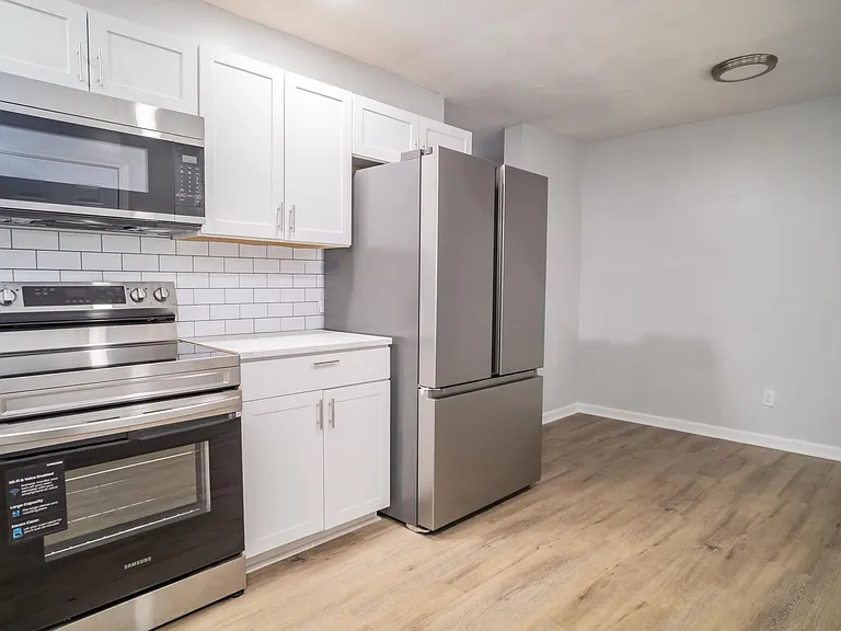 3825 Crane Dr NE — Photo 5