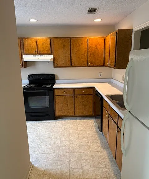 1004 Lucy Ln #A — Photo 3
