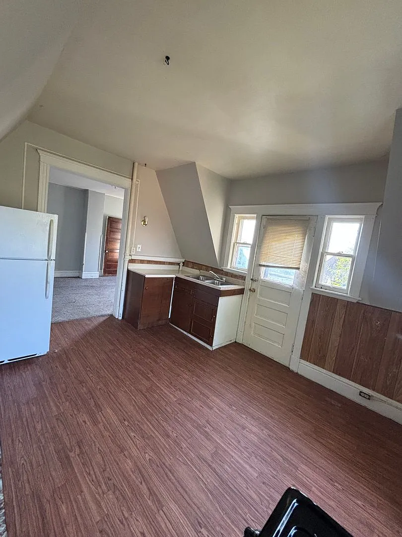 MVB Properties LLC - 1423 Summit St - New — Photo 2