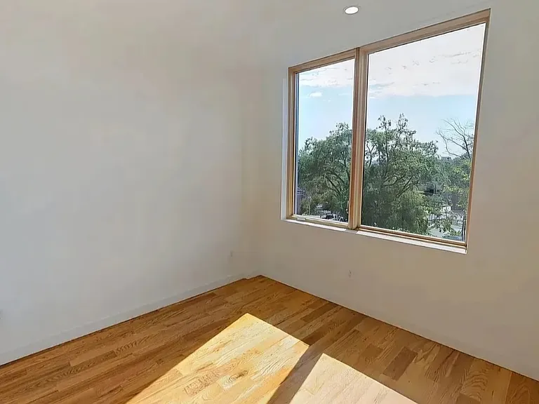 79 Truxton St #4B — Photo 7