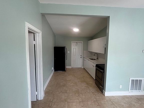 4th image of 2911 NW 11th Pl #2