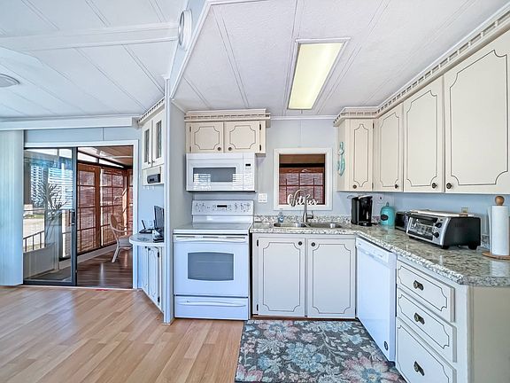 5th image of 411 Quinto Ln