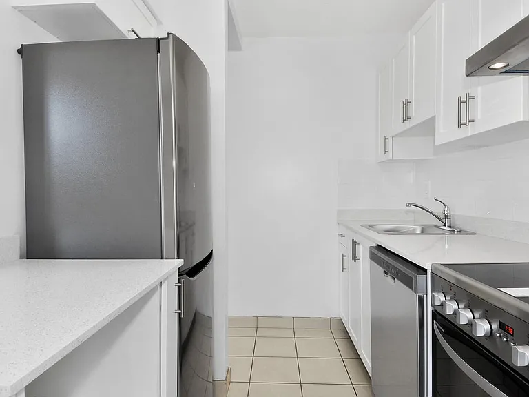 1305 W 12th Ave — Photo 54