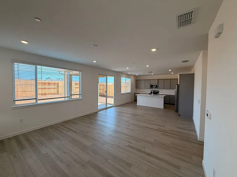 12629 Hereford Ave — Photo 9