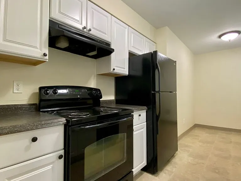 **Free First Month's Rent** Montavilla 2 Bedroom Main Floor Apartment W/ A/C And Off Street Parki... — Photo 6