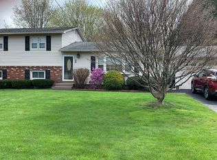 68 Oak Hill Rd, Pittsfield, MA 01201