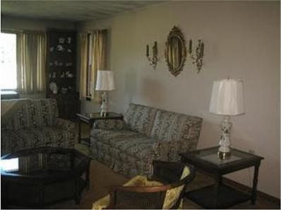 3rd image of 327 Seaward Ave