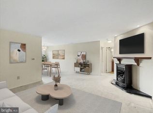 1575 Creekside Rd APT A-21, Whitehall, PA 18052