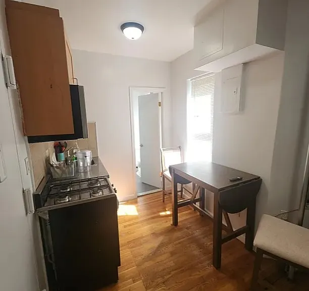 534 W 50th St #3C — Photo 4
