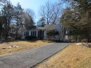 13 Crum Elbow Dr, Hyde Park, NY 12538