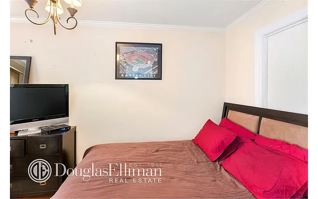 Rented by Douglas Elliman | media 12