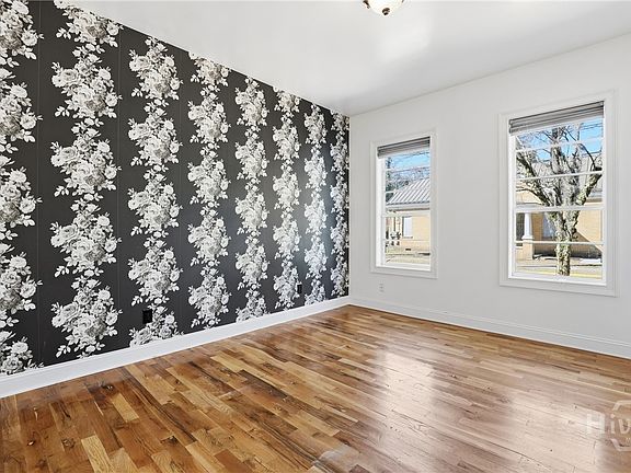 5th image of 521 W 37th Street