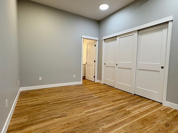 3rd image of 3522 Sussex Dr #101