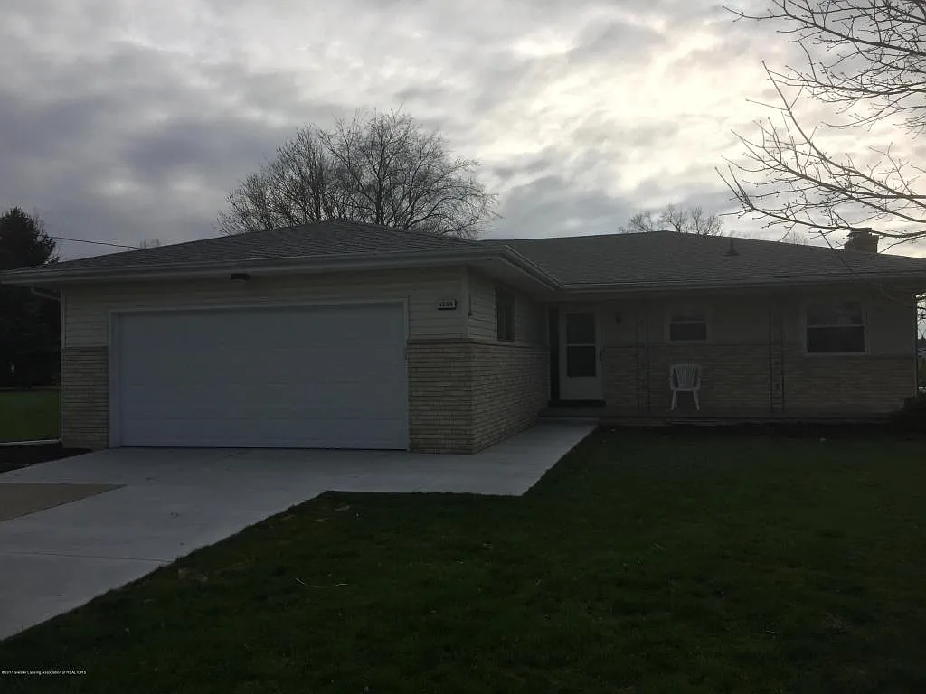 1206 S Lansing St photo 1