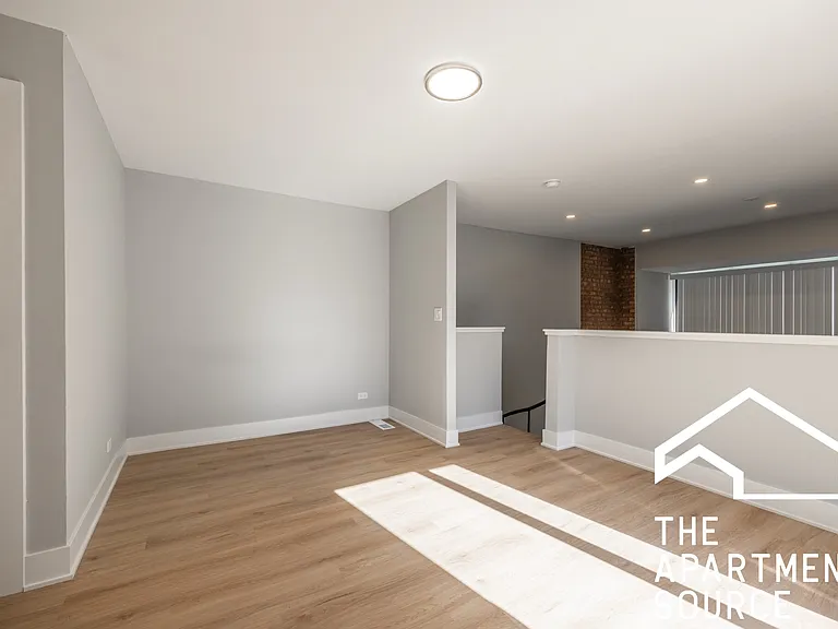 1214 N La Salle Dr #C5 — Photo 6