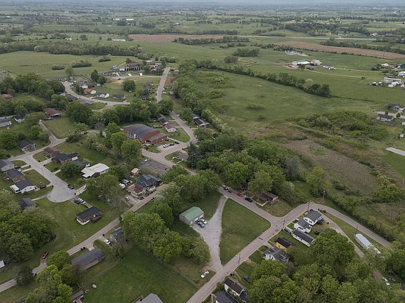 4th image of 300 Mackie Ave