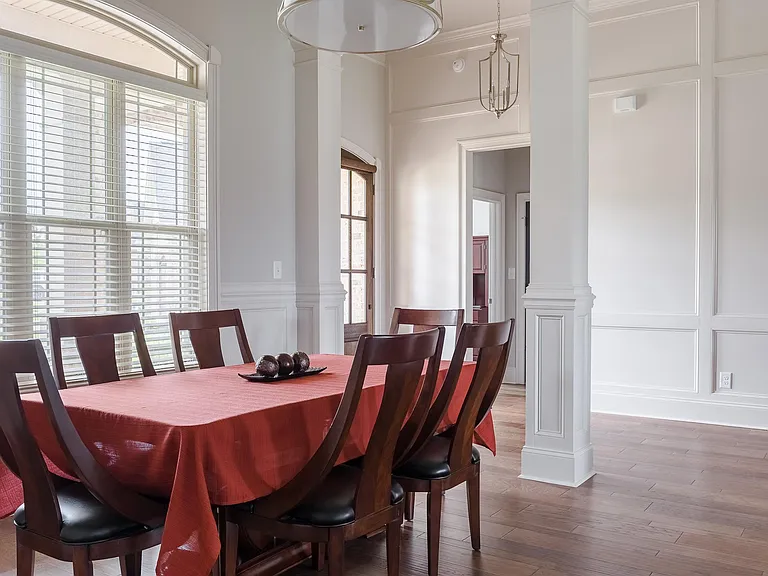 902 Abingdon Cv — Photo 19