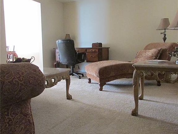 4th image of 1106 Acorn Dr