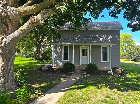 214 E Center St, Seymour, IL 61875