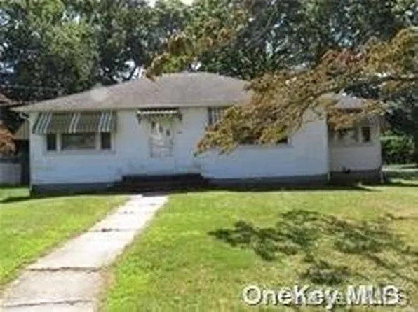 186 Prince Road, Rocky Point, NY 11778