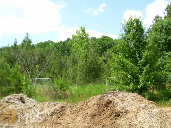 825 S Hairston Rd, Stone Mountain, GA 30088