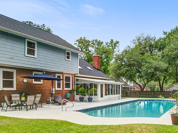 2nd image of 123 Plantation Dr