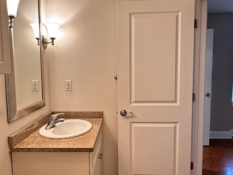 125 N 4th St #306 — Photo 13