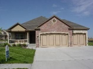 10925 N Brooklyn Ave, Kansas City, MO 64155