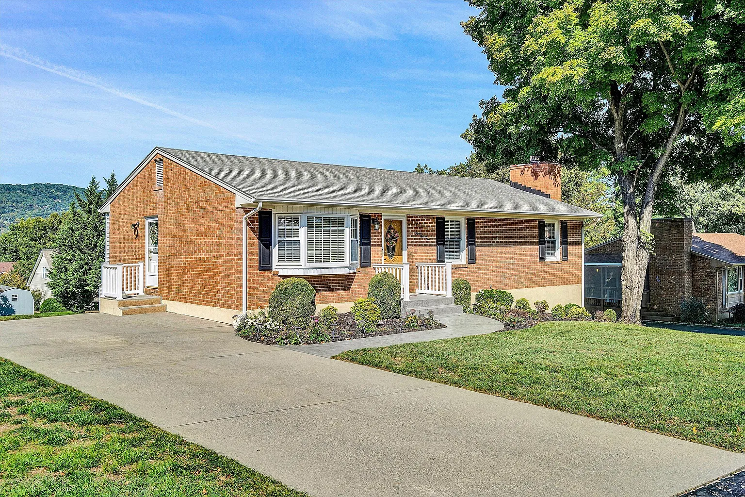 1505 Millwood Dr photo 1