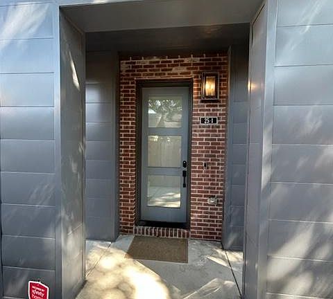 2nd image of 25 S Washington St Unit 1