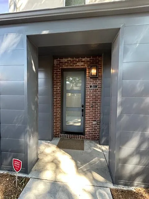 Building Photo - 25 S Washington St #1