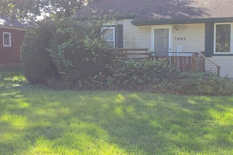 1st image of 1905 S 3rd Ave E