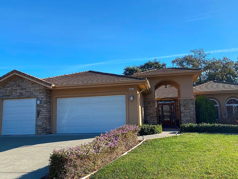 661 Arlene Ct — Photo 1