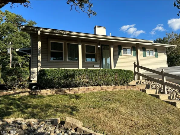 216 Berkley Dr, Woodsfield, OH 43793