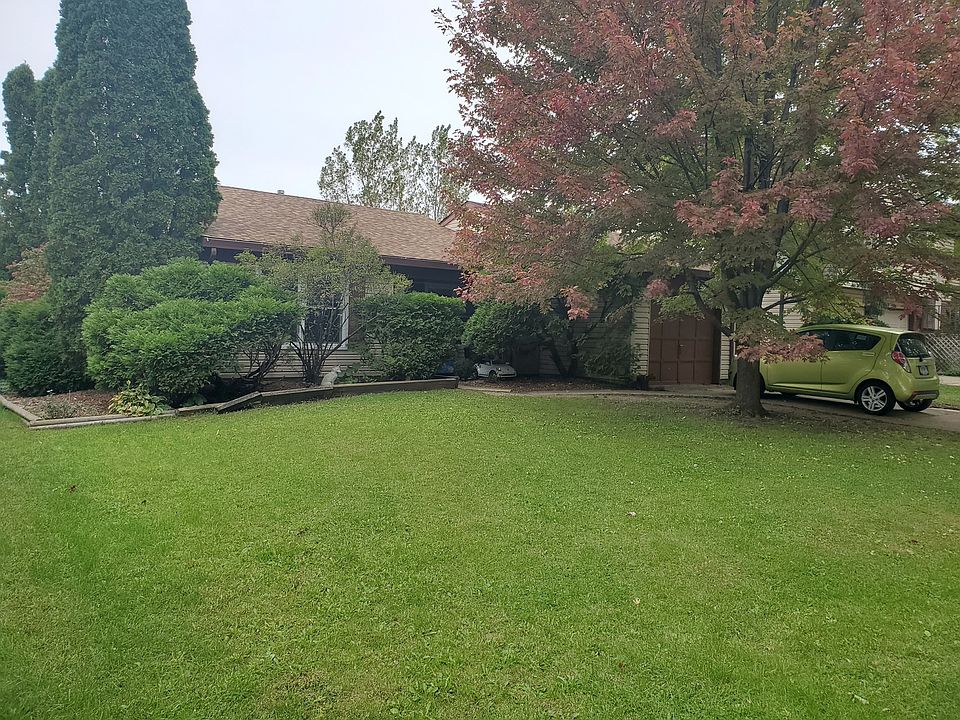 1st image of 121 Glen Lake Dr