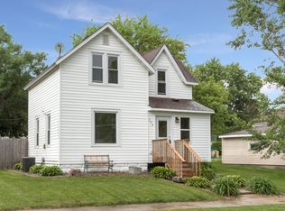 208 2nd St SE, Hayfield, MN 55940