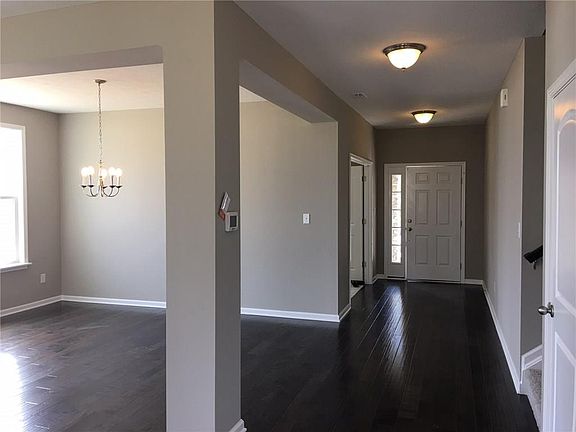 3rd image of 776 Bracknell Dr
