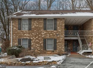 951 Innsbruck Dr, Hummelstown, PA 17036