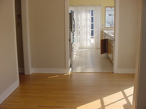 3rd image of 3143 33rd St