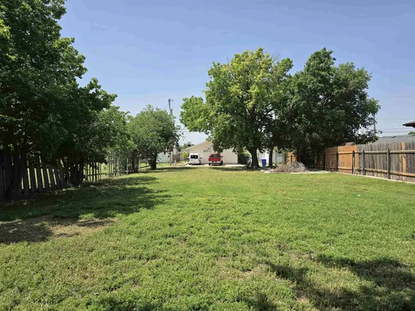 414 E 16th St, Hays, KS 67601