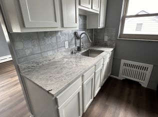 2S-19611 Schoenherr St, Detroit, MI 48205