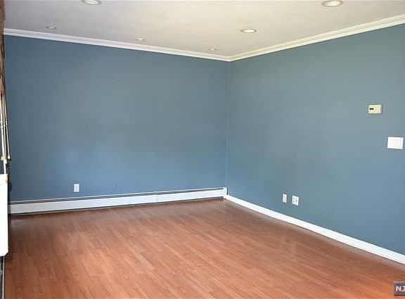 3rd image of 13 Pine St