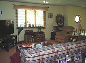 4th image of 27 Lori Dr