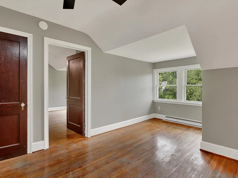 715 Oak Hill Ave #3N — Photo 9