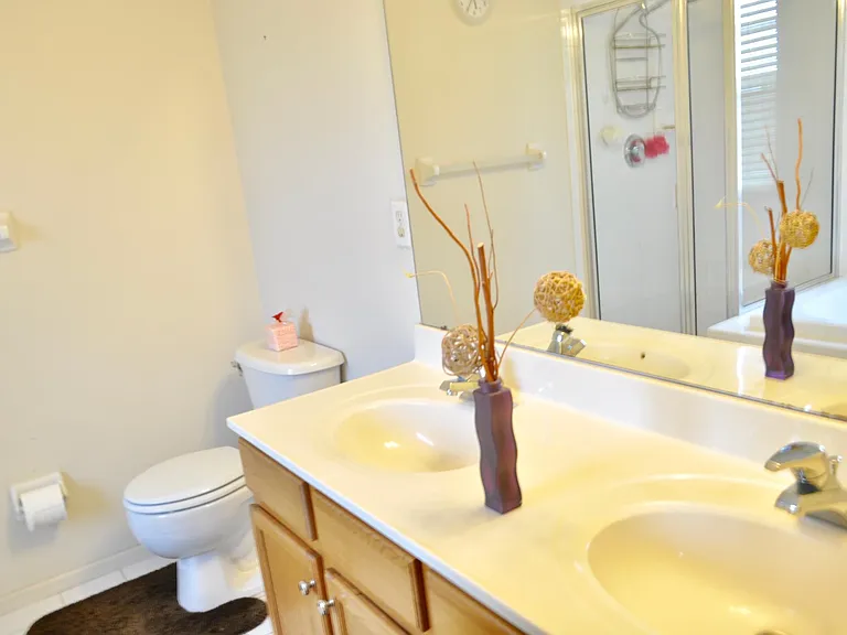 105 Margaret Ct — Photo 13