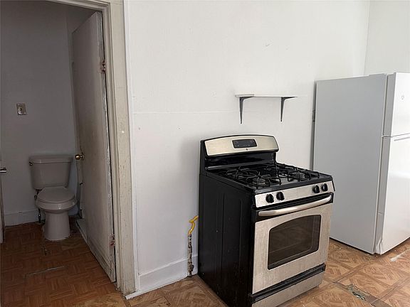 3rd image of 7405 Capitol St