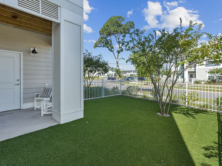 Beaumont Oaks at Porters Neck Apartments & Townhomes — Photo 6