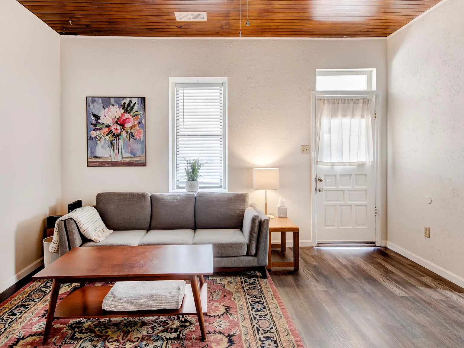 423 Pacific Ave SW — Photo 2